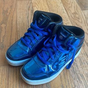 Boys Size 3.5 Sketchers Light Up Sneakers